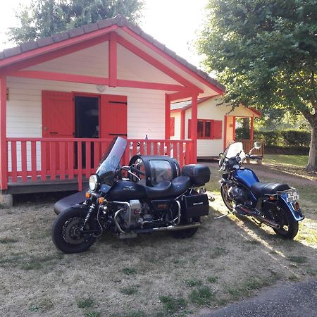 Camping Les Feuilles Chauffailles Exterior foto