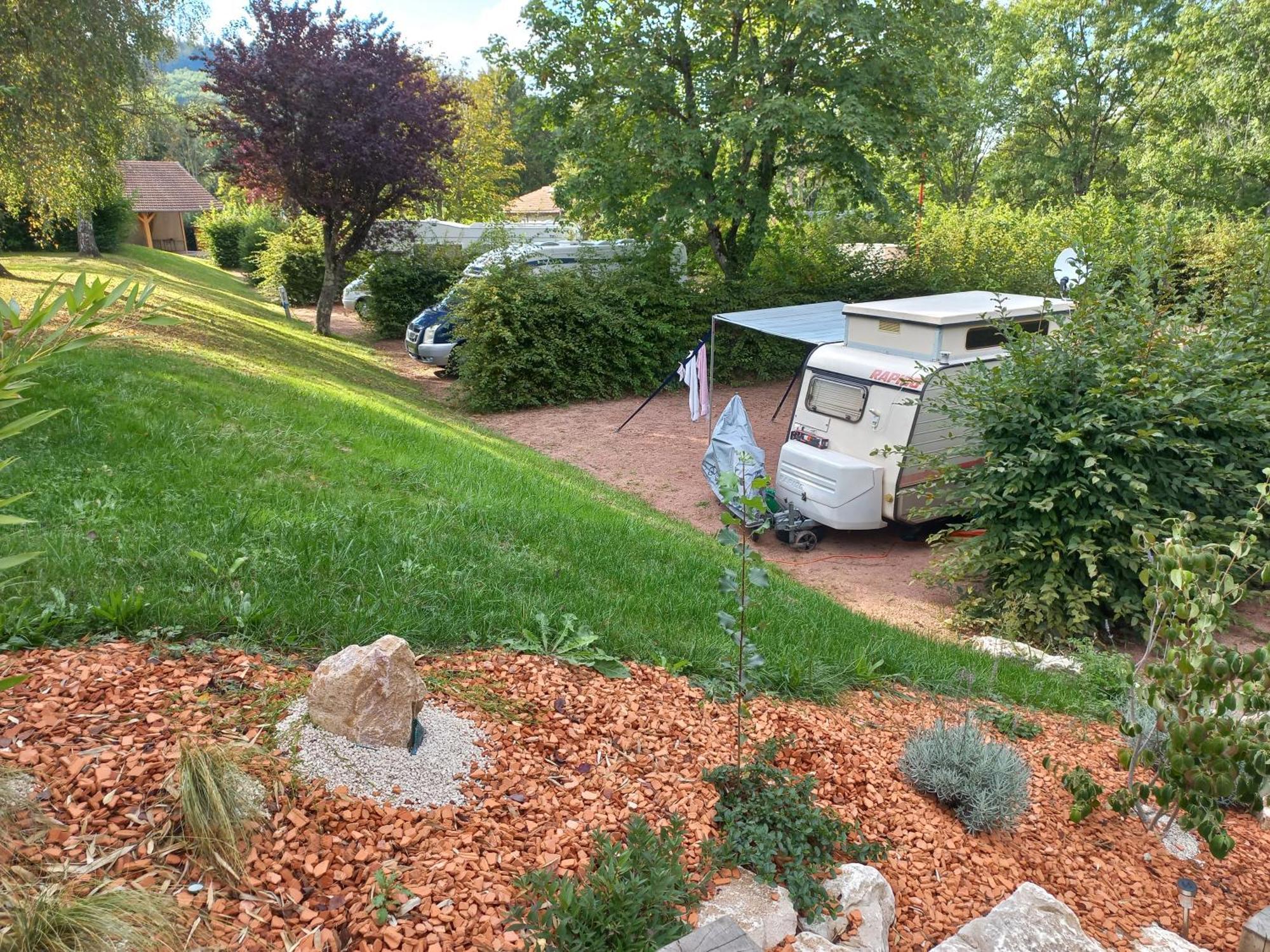 Camping Les Feuilles Chauffailles Exterior foto