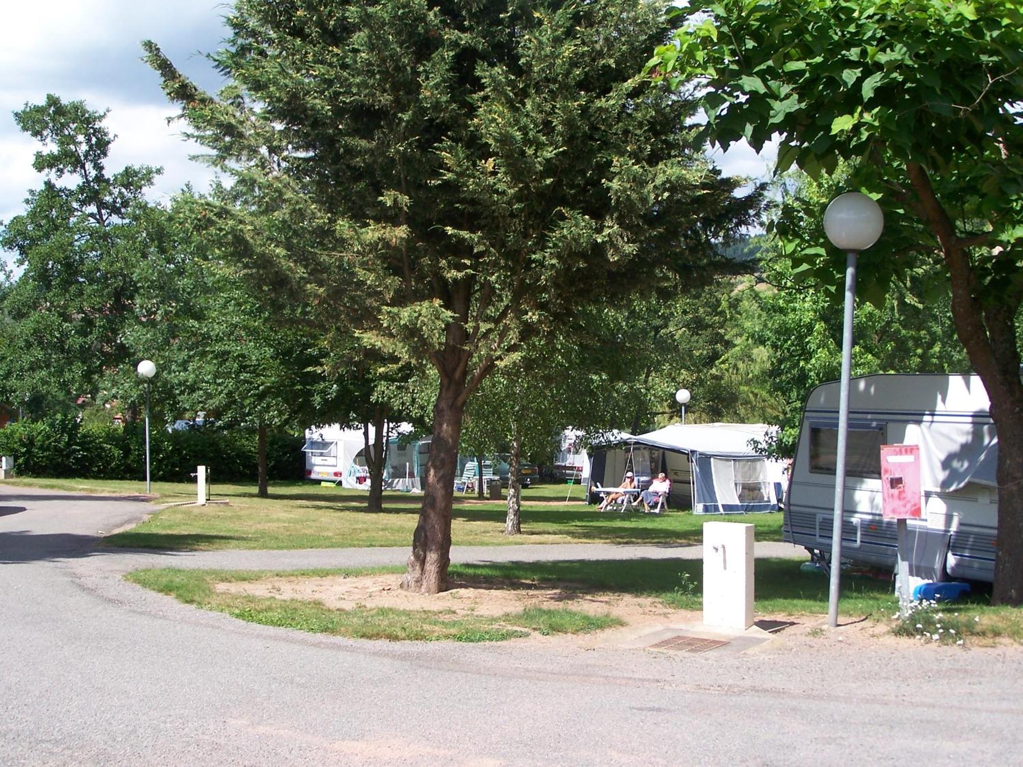 Camping Les Feuilles Chauffailles Exterior foto