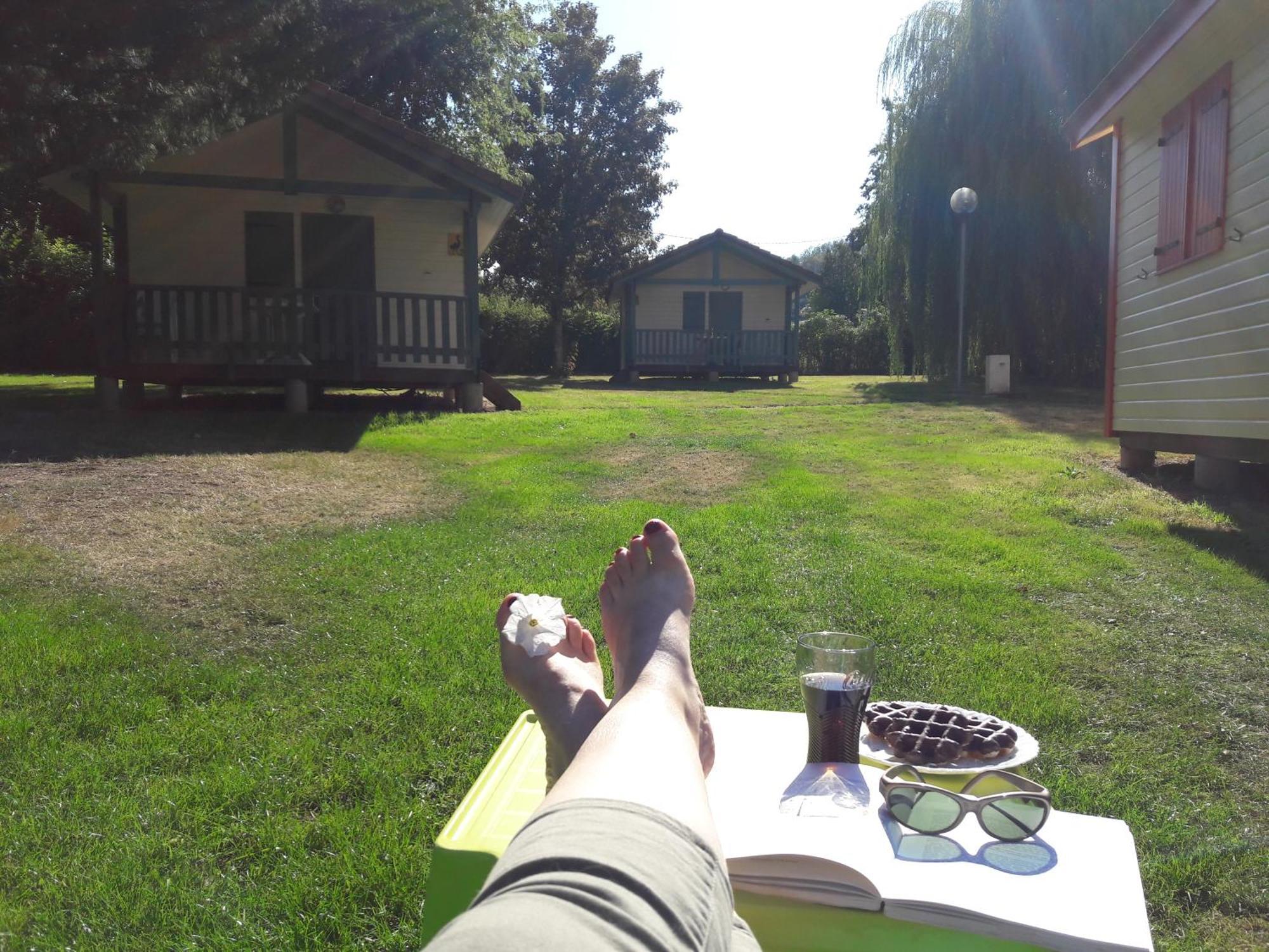 Camping Les Feuilles Chauffailles Exterior foto